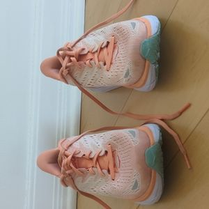 Hoka One One Orange Clifton 8 size 8.5 B Running/Walking Sneakers